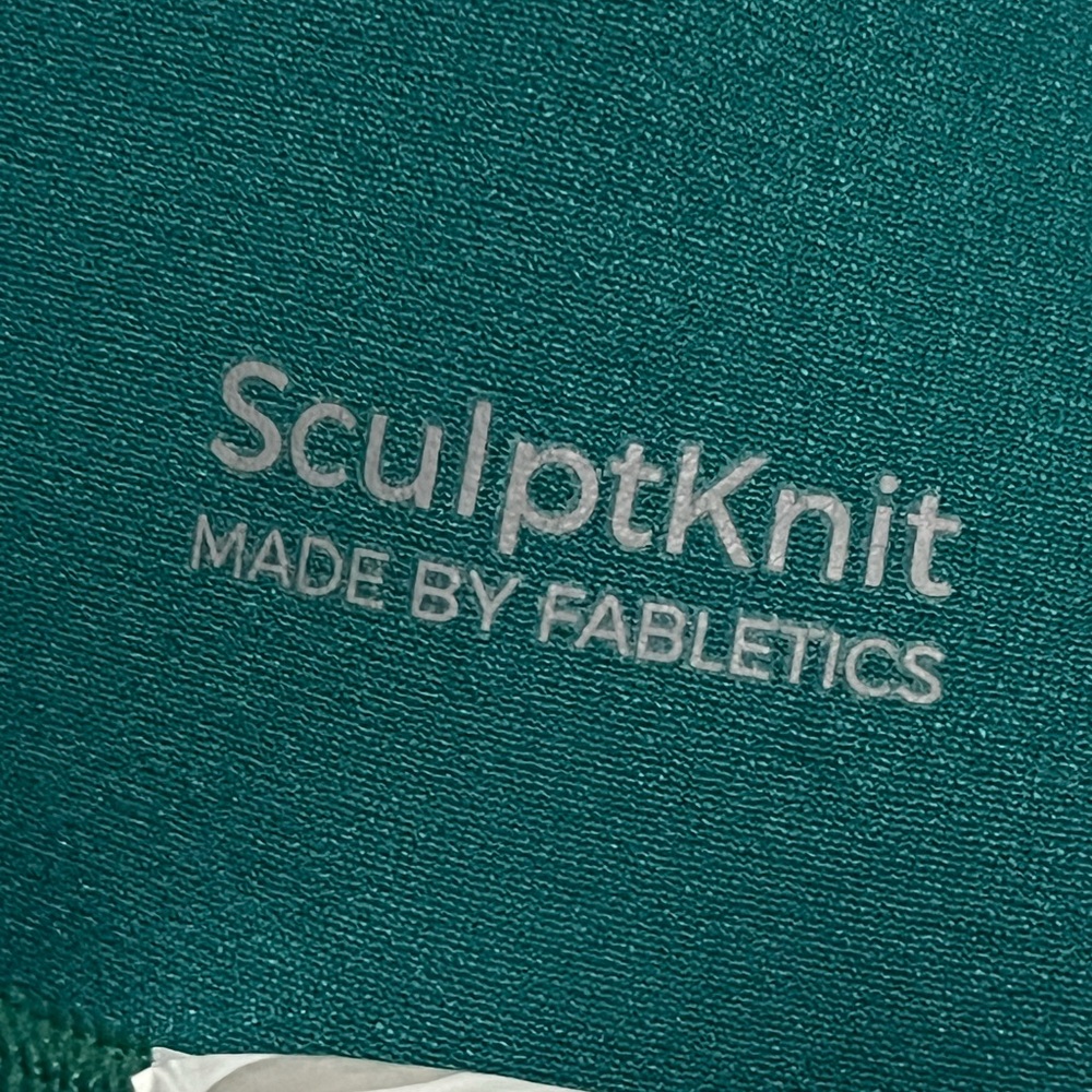 Fabletics Yoga Set - Picture 8 of 8